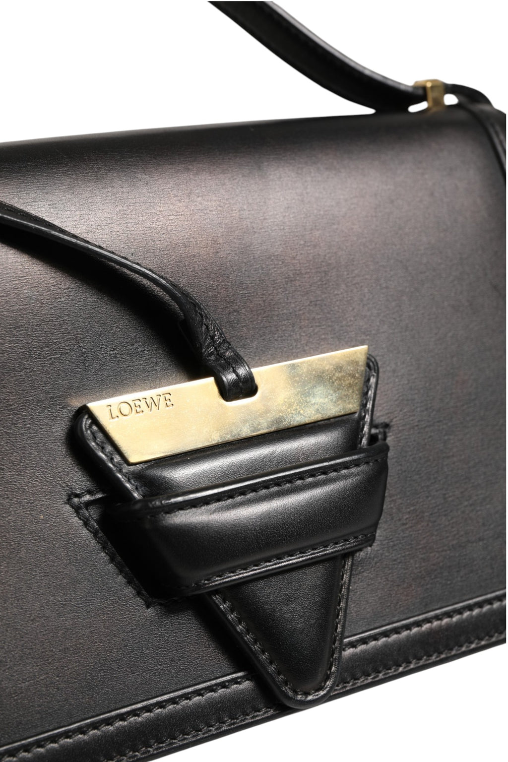 Barcelona Medium Leather Shoulder Bag