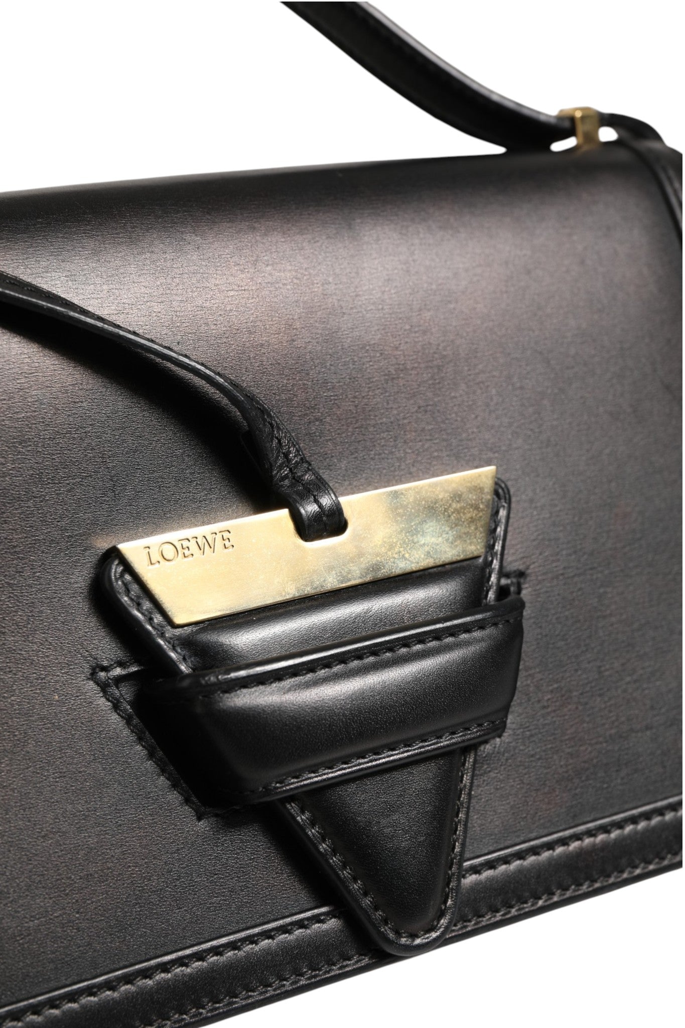Barcelona Medium Leather Shoulder Bag