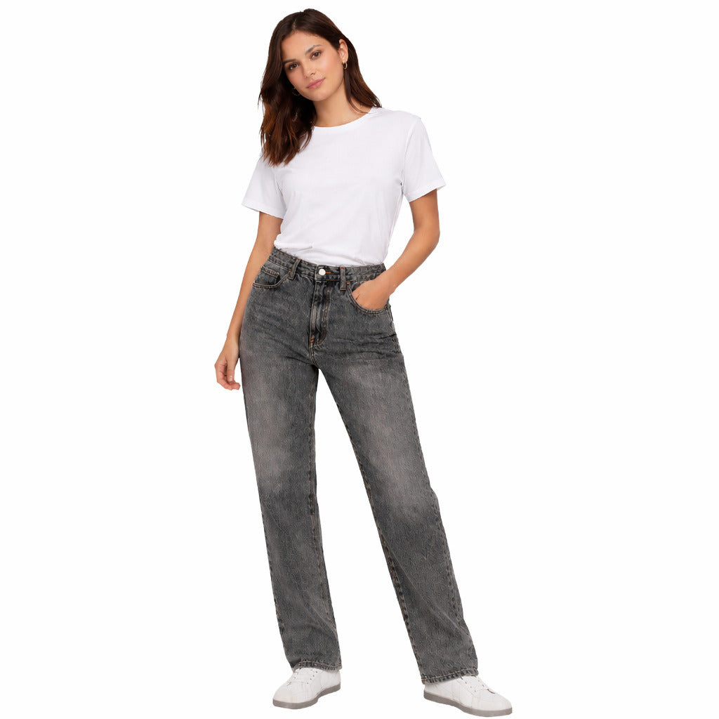 there was one - jeans neri